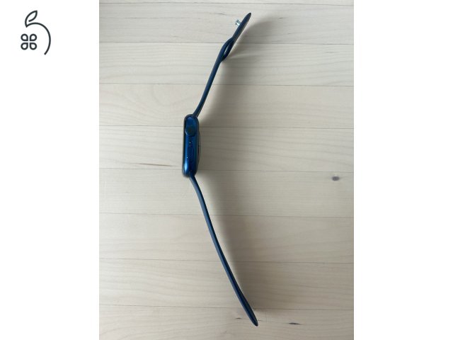 Eladó Apple Watch 6 Blue - 93% akku - nagyon megkímélt - ajándék óraszíjakkal