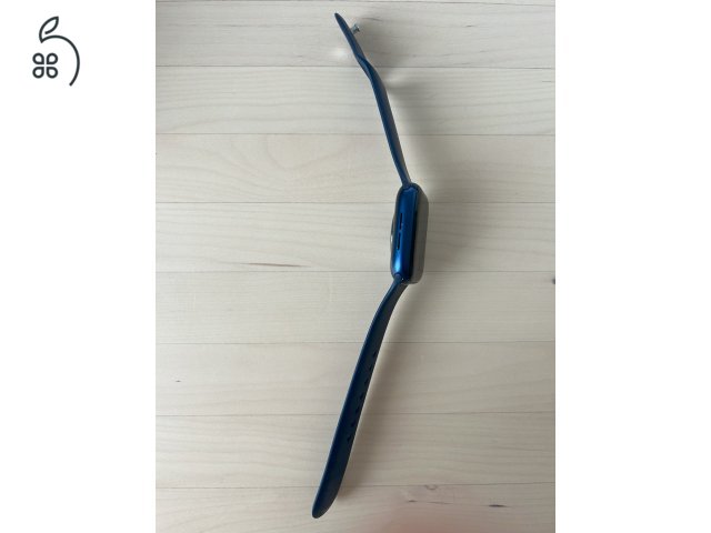 Eladó Apple Watch 6 Blue - 93% akku - nagyon megkímélt - ajándék óraszíjakkal