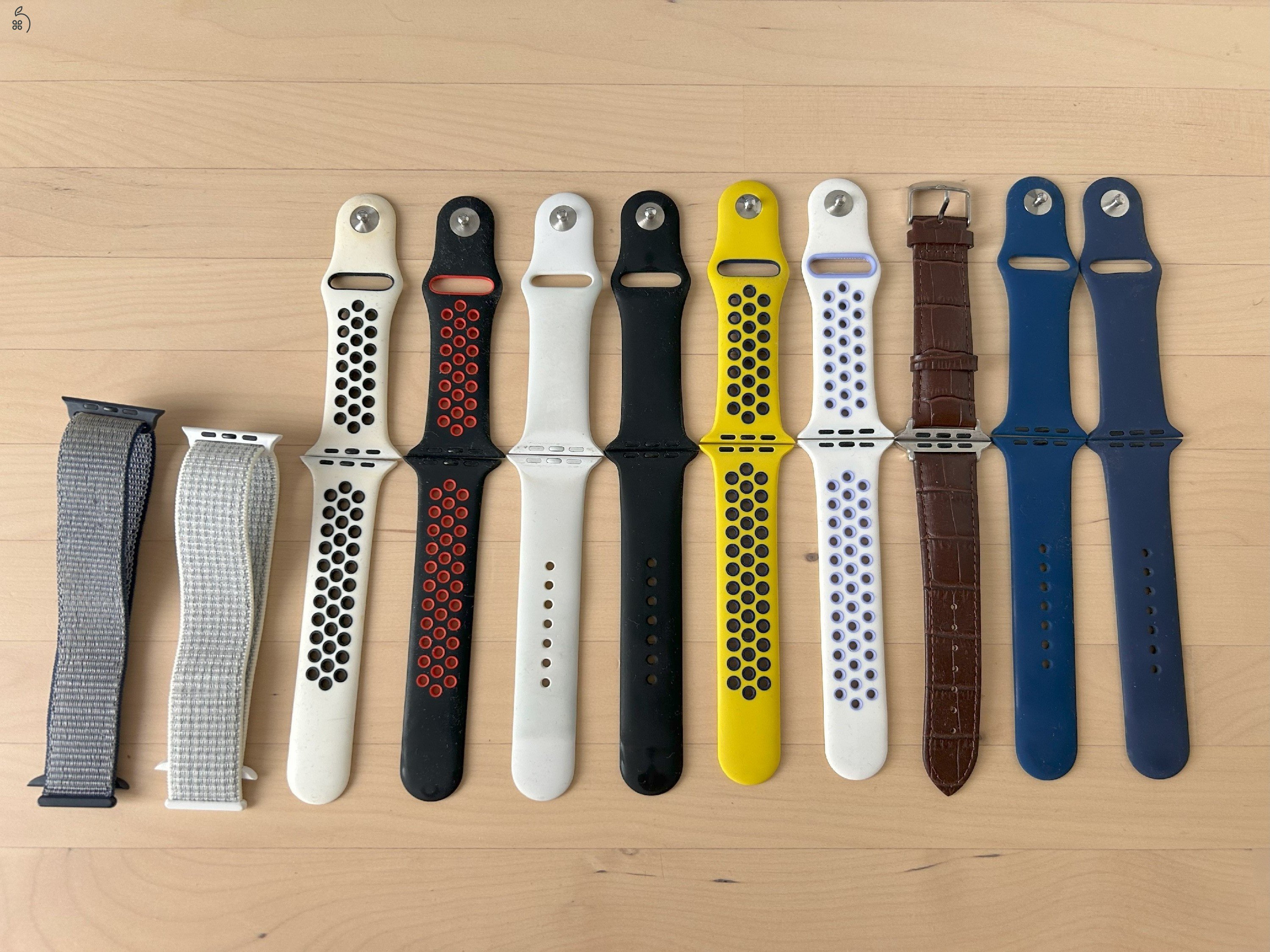 Eladó Apple Watch 6 Blue - 93% akku - nagyon megkímélt - ajándék óraszíjakkal