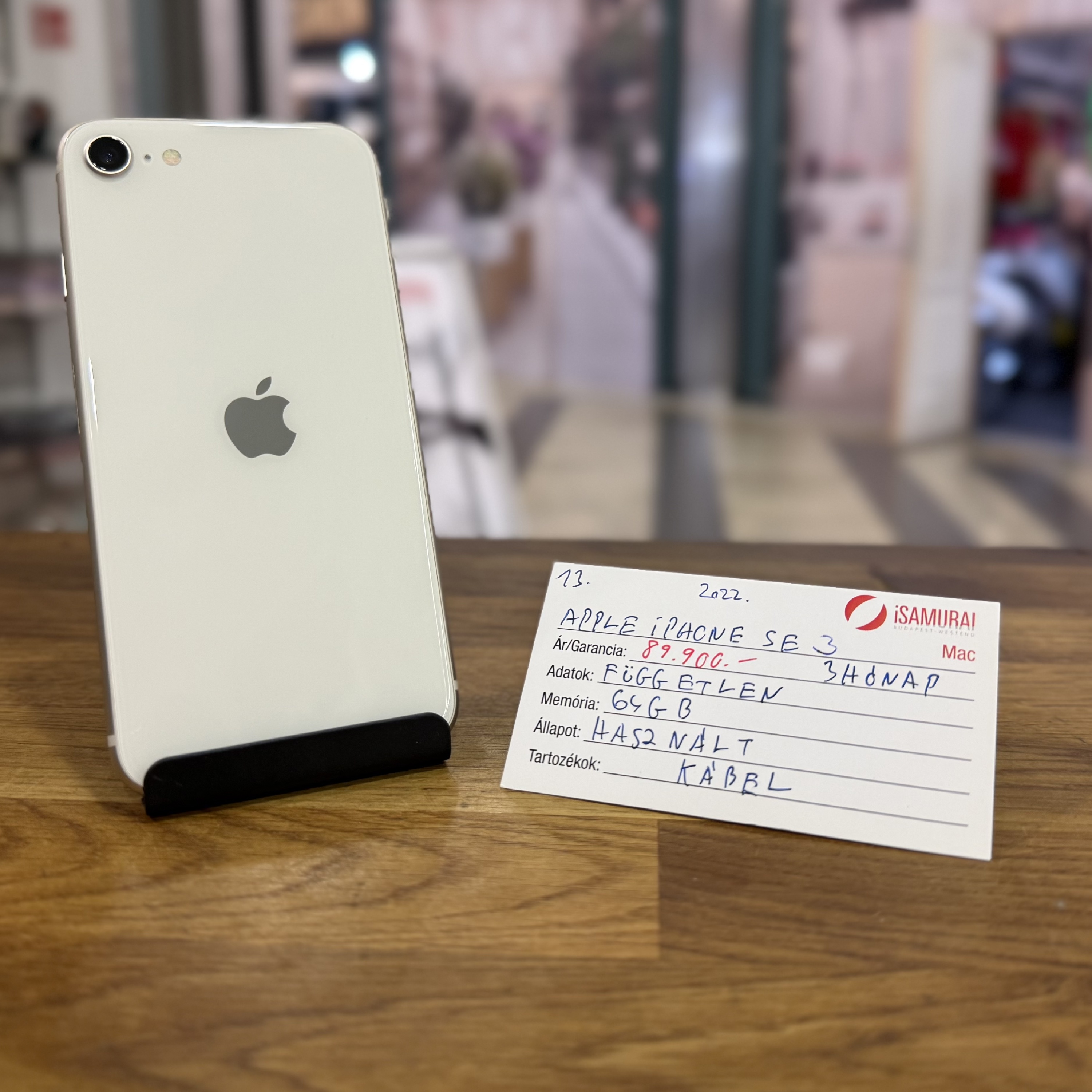 81. Apple iPhone SE 2022 3.gen - 64GB - Fehér