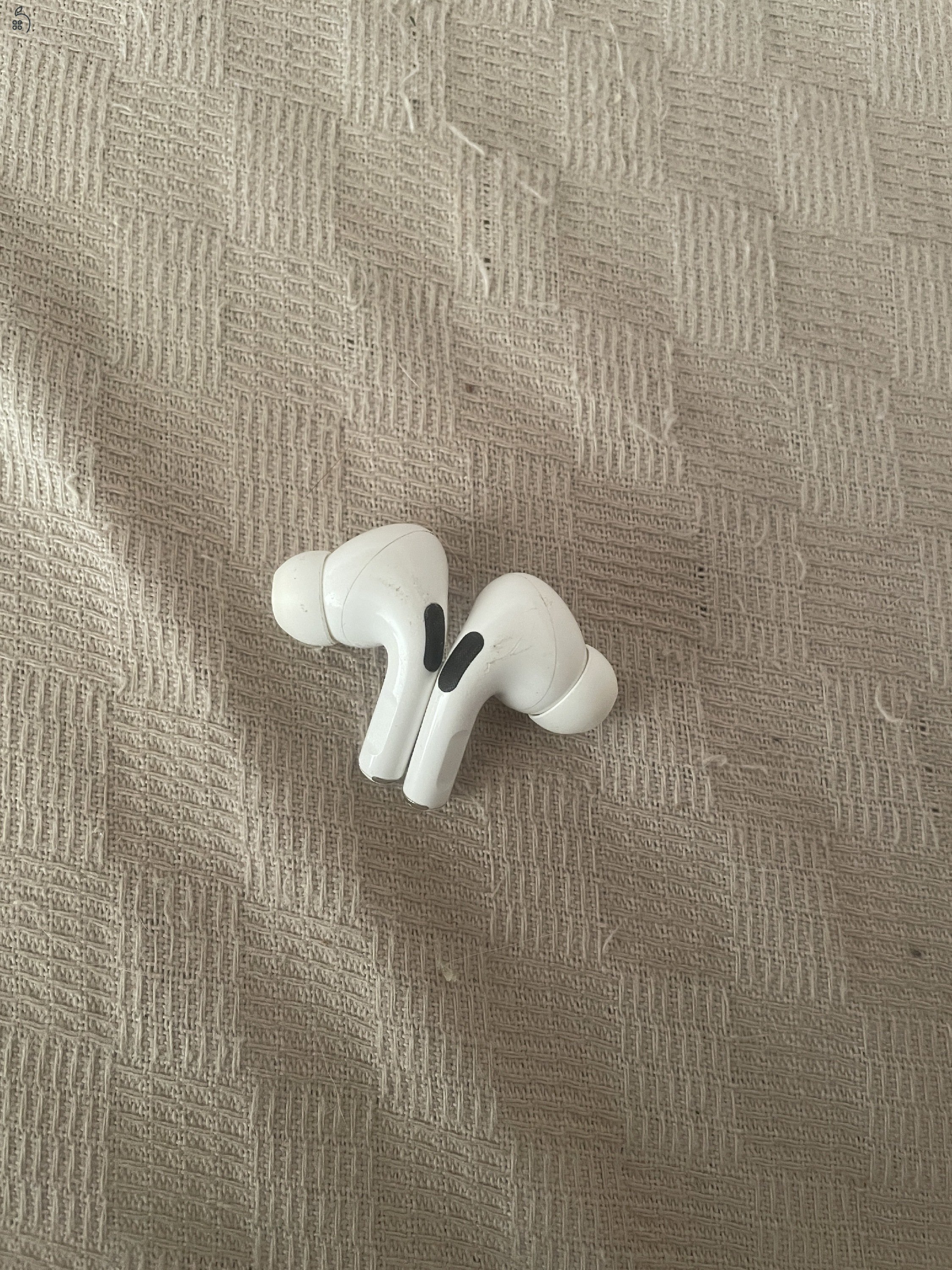 Air Pods Pro (1. generáció) CSAK FÜLHALLGATÓ - TOK NÉLKÜL!!