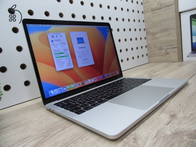 Apple Retina Macbook Pro 13 Touchbar - 2017 - Használt, újszerű