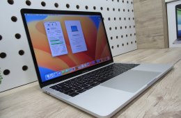 Apple Retina Macbook Pro 13 Touchbar - 2017 - Használt, újszerű