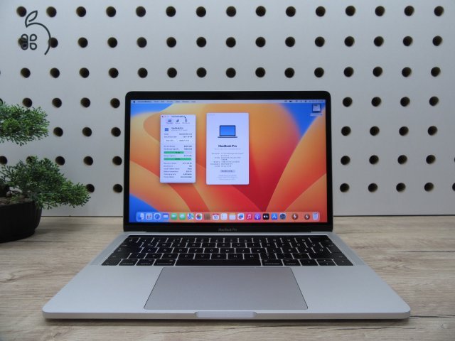 Apple Retina Macbook Pro 13 Touchbar - 2017 - Használt, újszerű