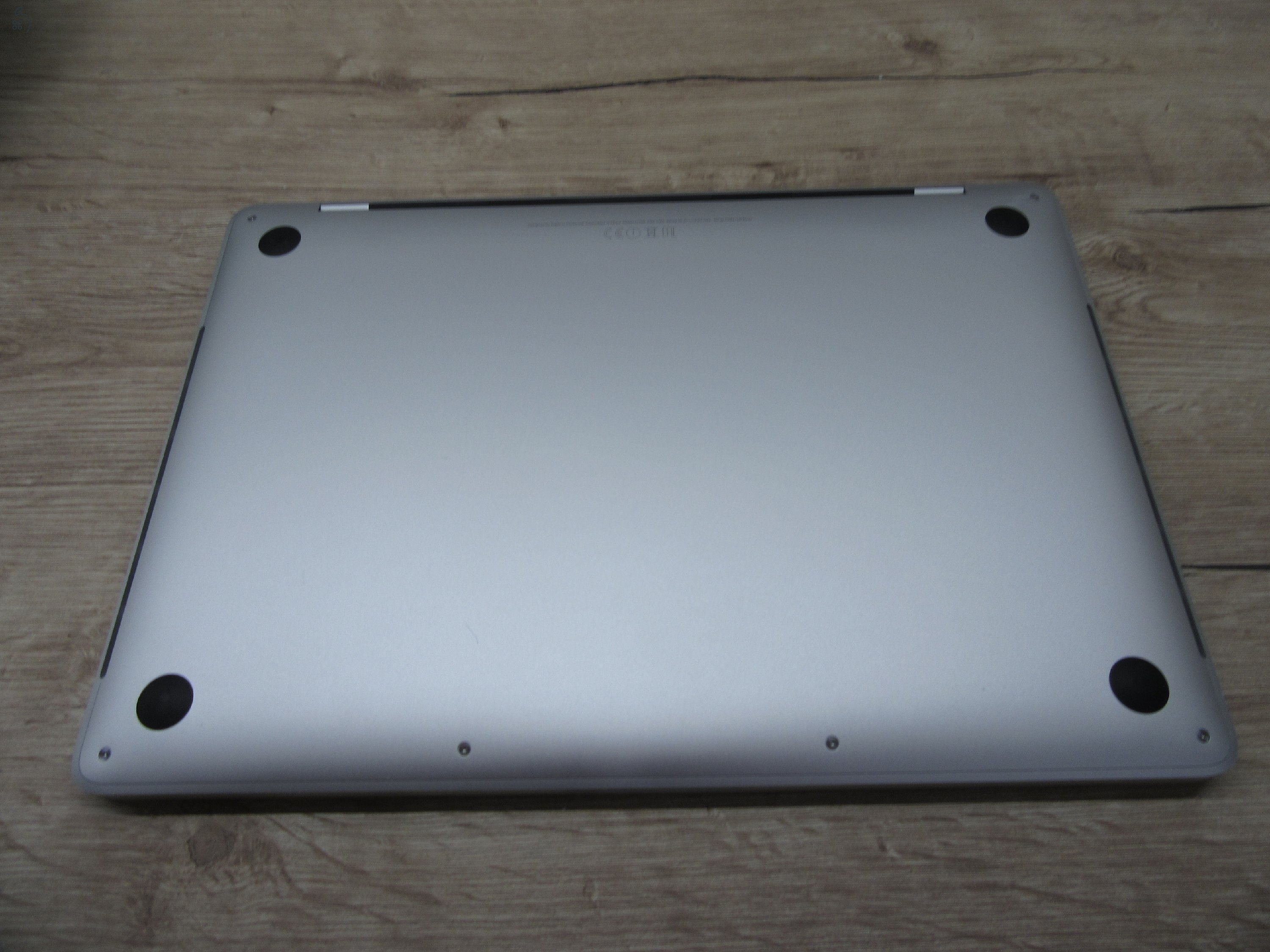  Apple Retina Macbook Pro 13 Touchbar - 2016 - Használt, újszerű 