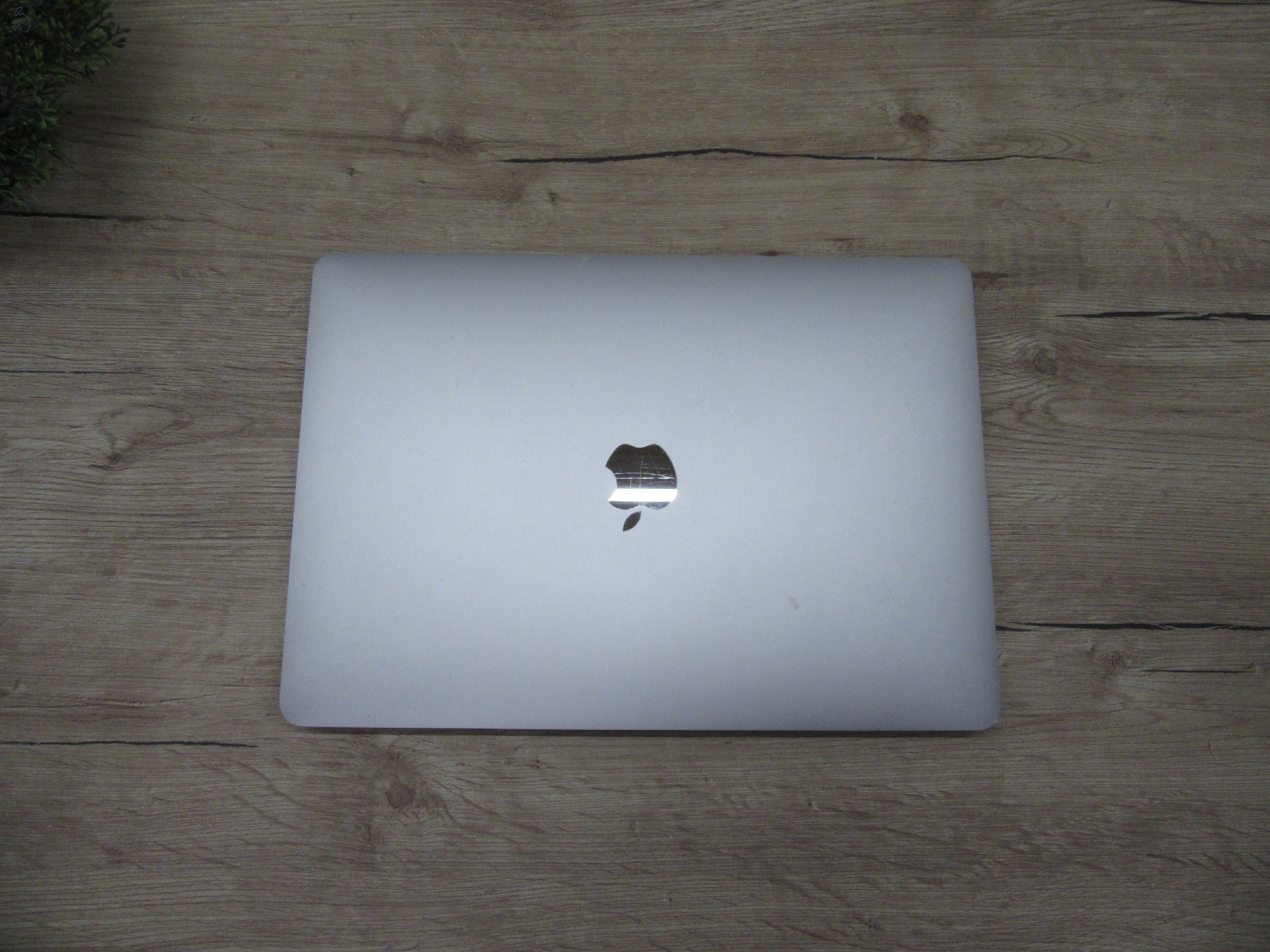 Apple Retina Macbook Pro 13 Touchbar - 2016 - Használt, újszerű 