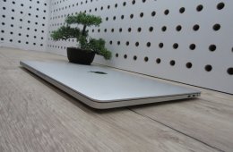  Apple Retina Macbook Pro 13 Touchbar - 2016 - Használt, újszerű 