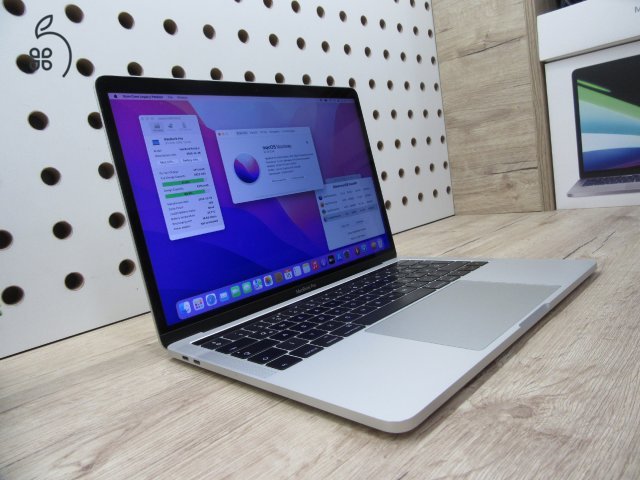  Apple Retina Macbook Pro 13 Touchbar - 2016 - Használt, újszerű 