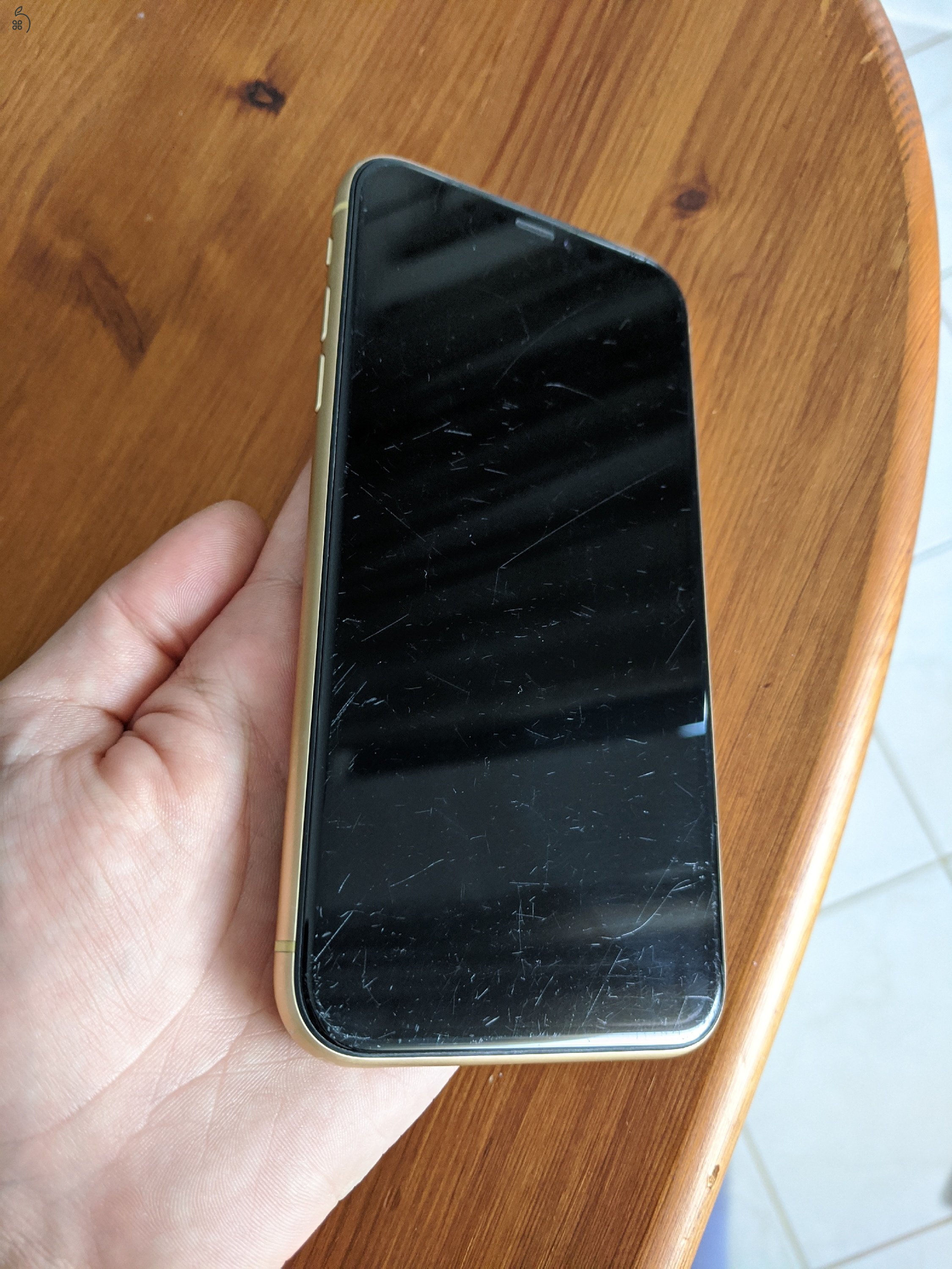 iPhone XR 64GB kártyafüggetlen