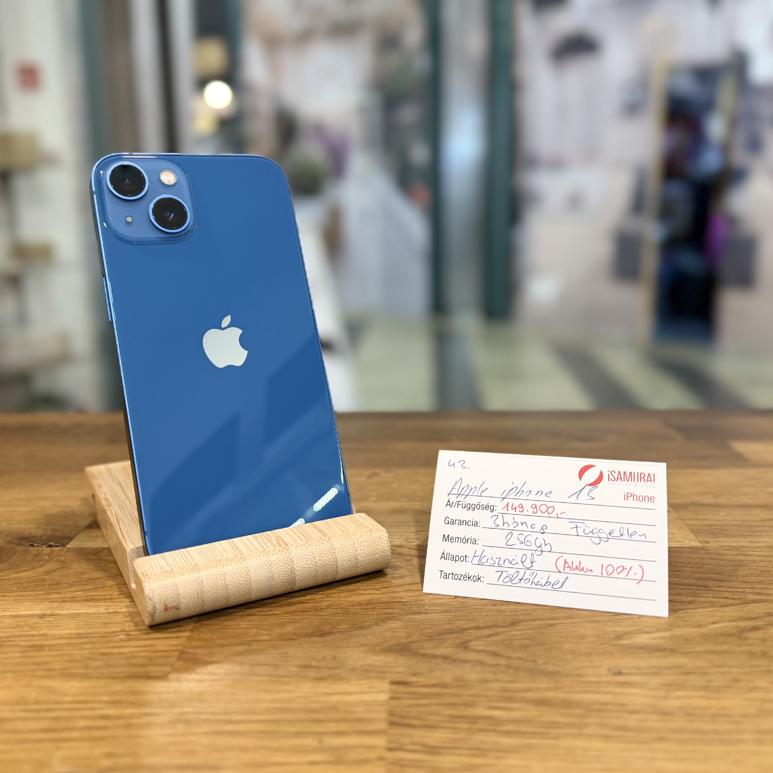 43. Apple iPhone 13 - 256 GB - Kék - Új akku