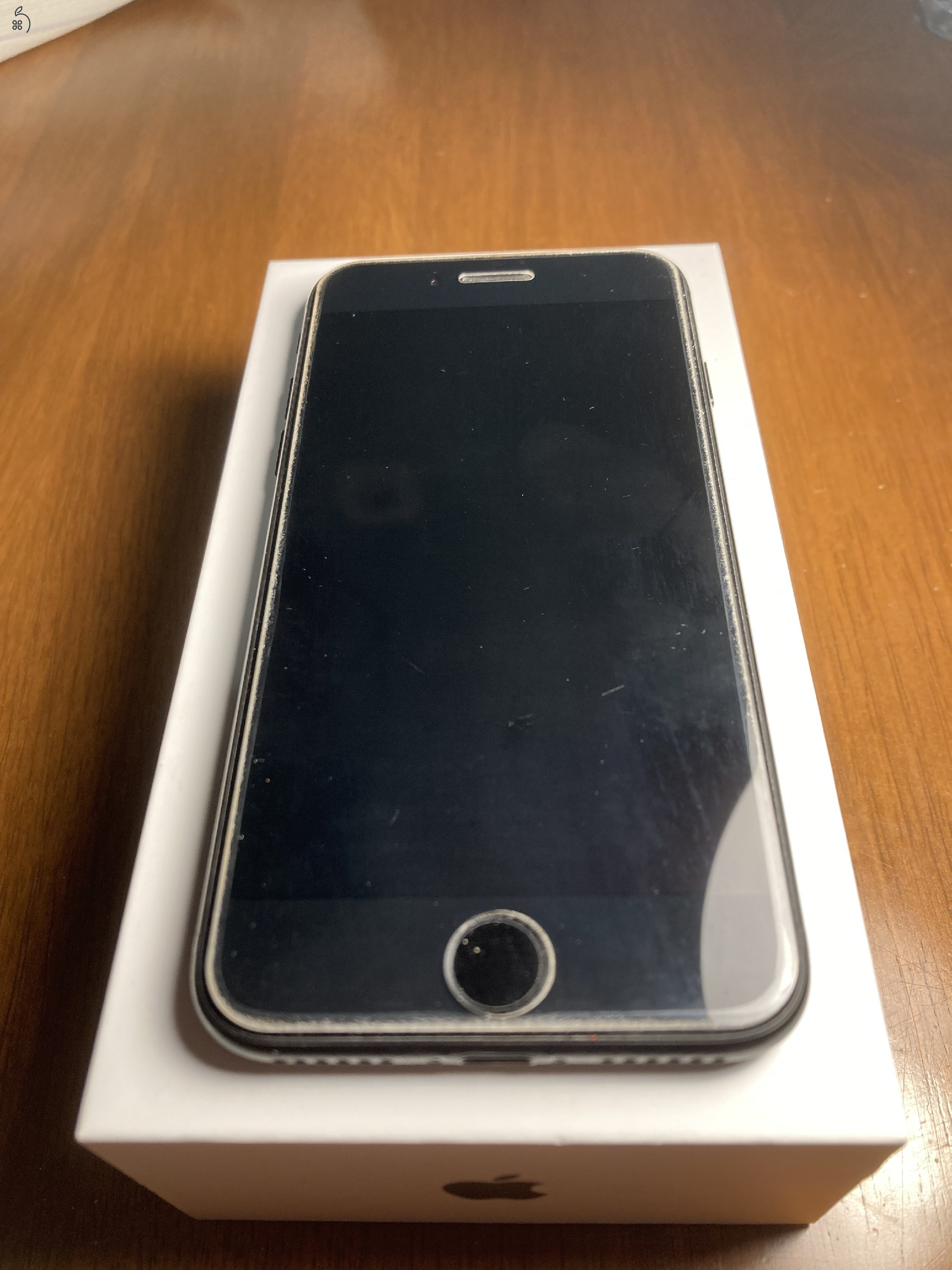 Megkímélt 32-Gb-os Iphone 7 eladó