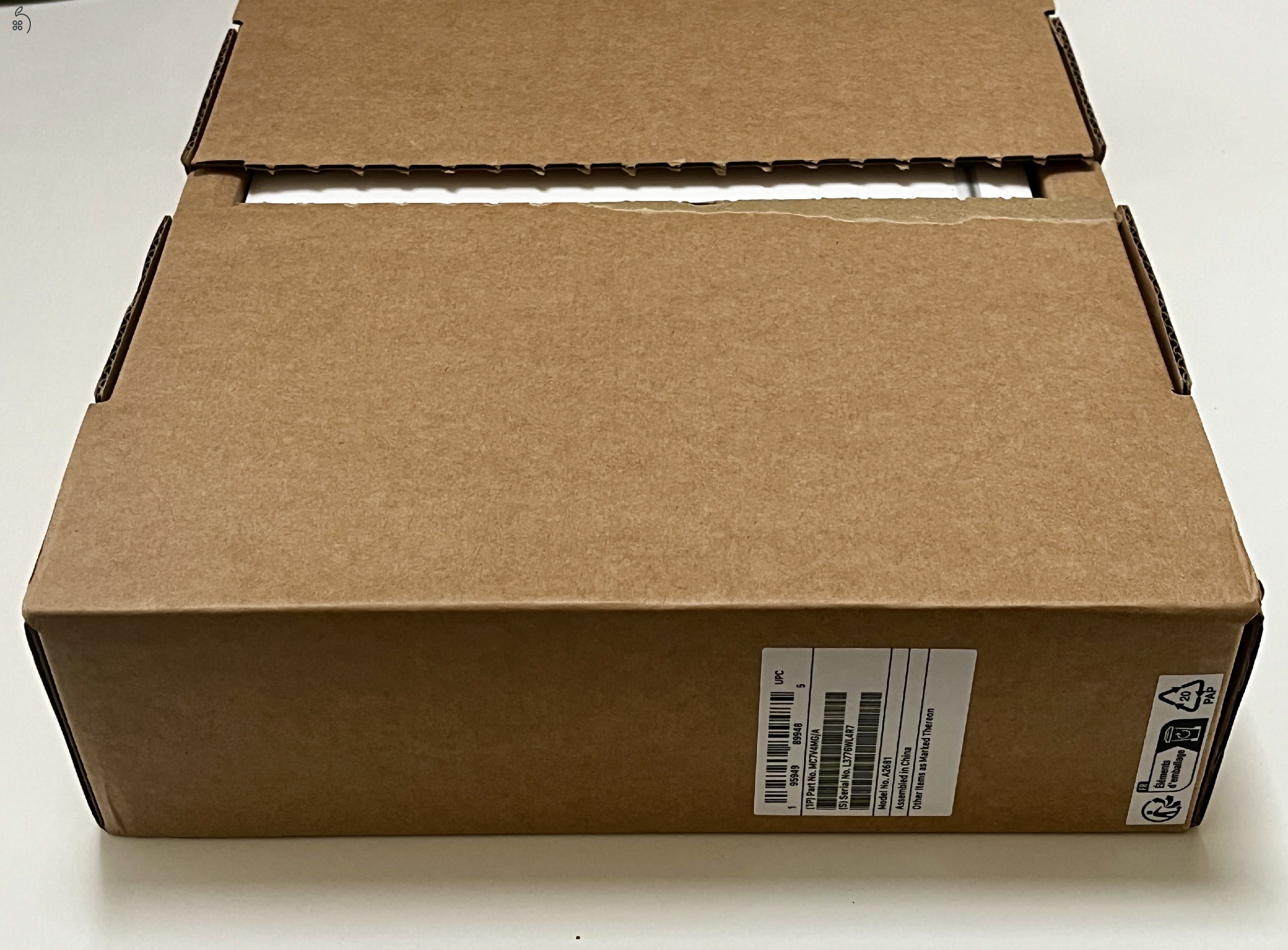 ÚJSZERŰ Apple MacBook Air 13