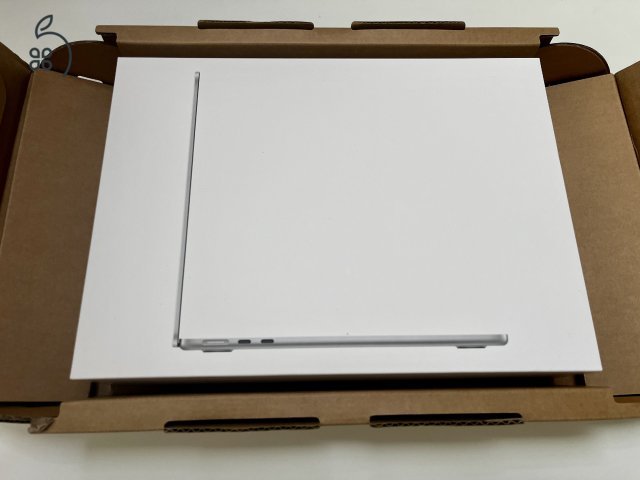 ÚJSZERŰ Apple MacBook Air 13