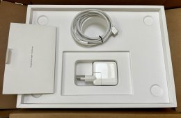 ÚJSZERŰ Apple MacBook Air 13