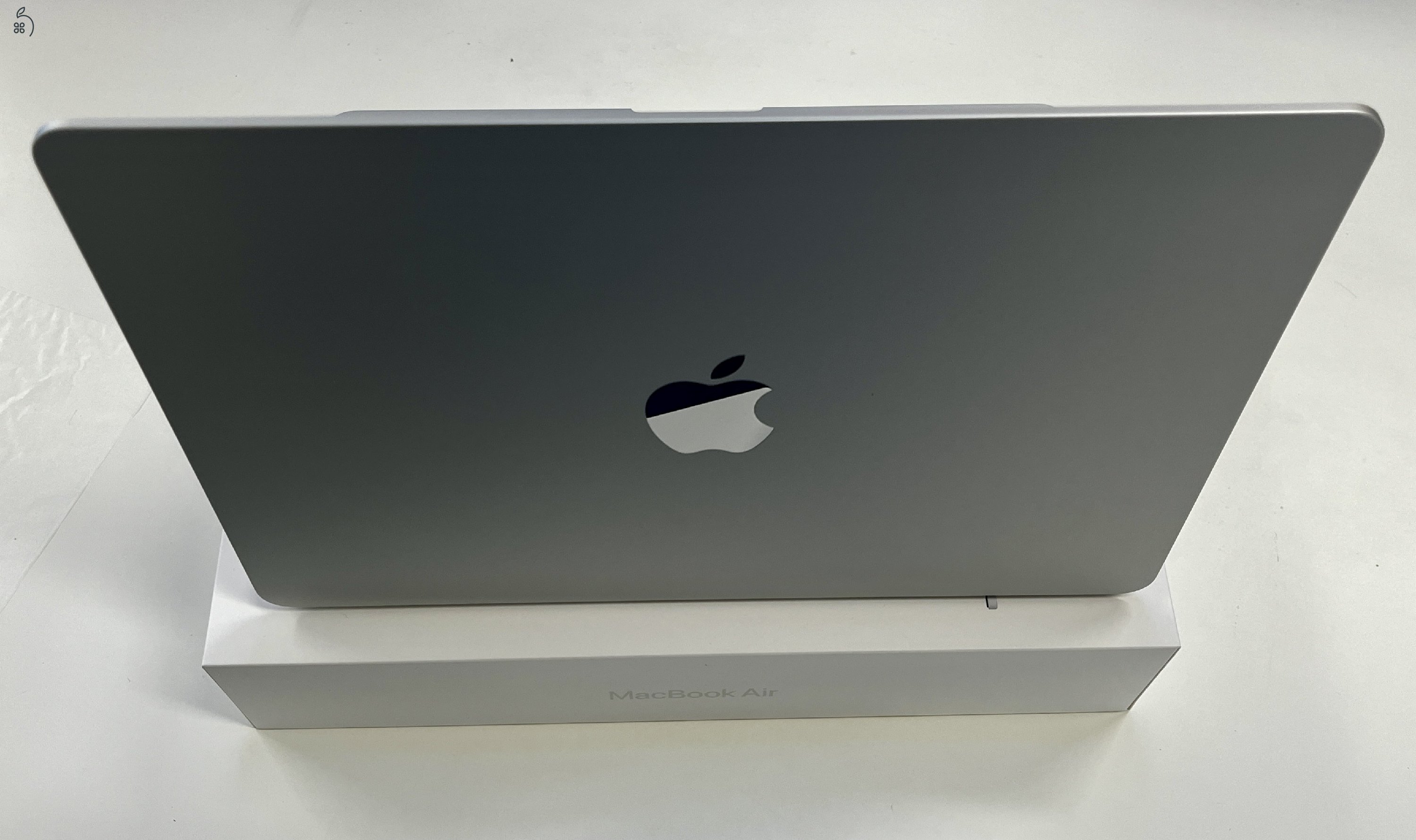 ÚJSZERŰ Apple MacBook Air 13