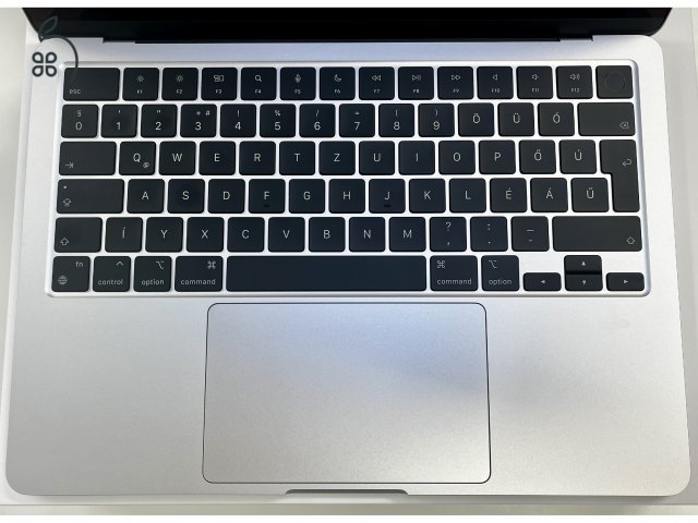 ÚJSZERŰ Apple MacBook Air 13