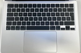 ÚJSZERŰ Apple MacBook Air 13