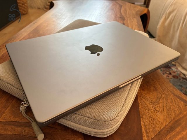 MacBook Pro 14
