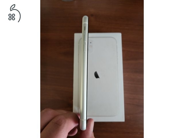 Iphpne 11 256gb fehér szép állapot + extrák