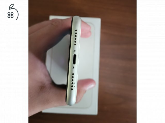 Iphpne 11 256gb fehér szép állapot + extrák