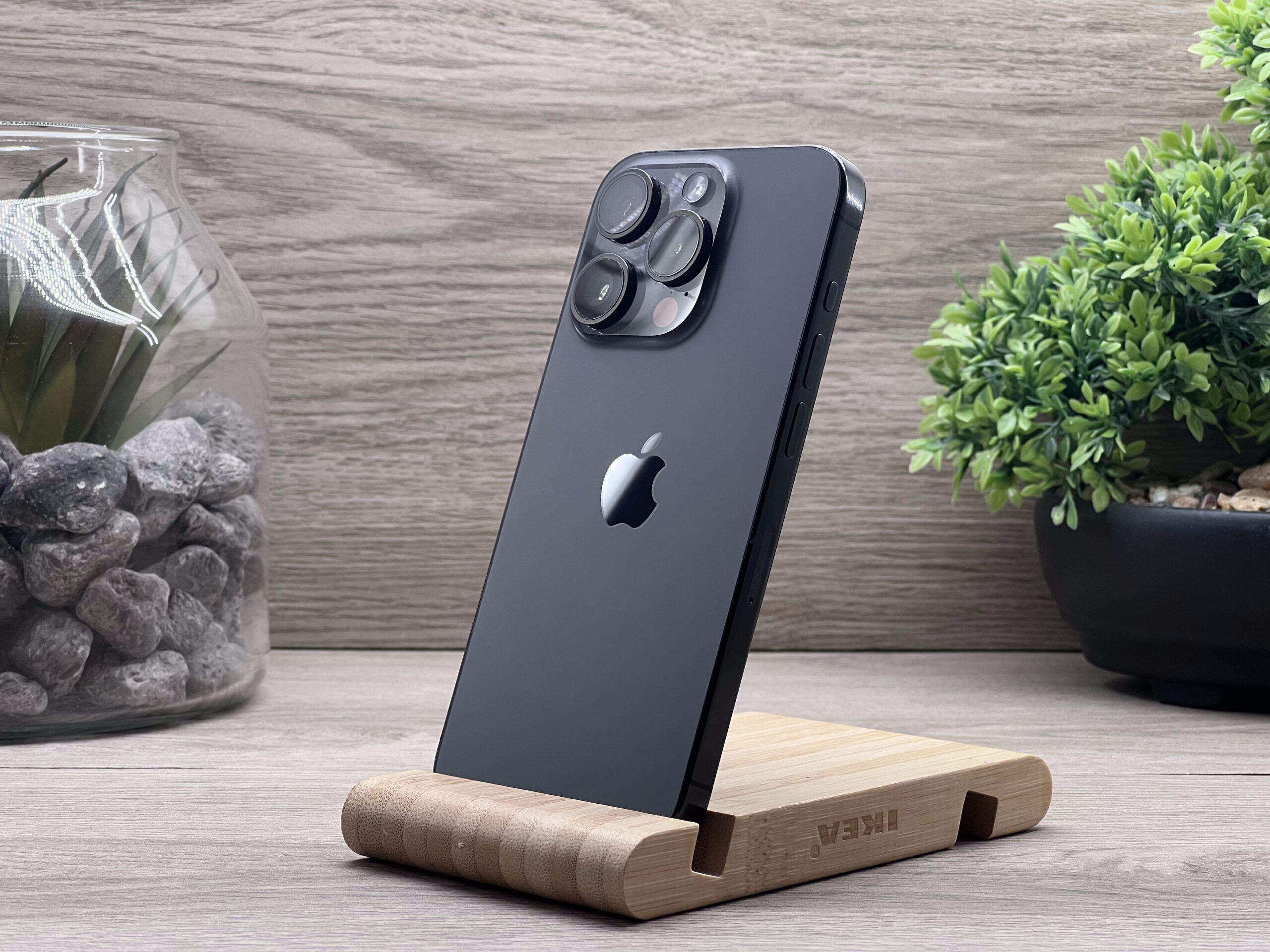 Hibátlan iPhone 15 Pro Black Titanium 128GB 2 ÉV Garanciával Számlával Aksi 90%