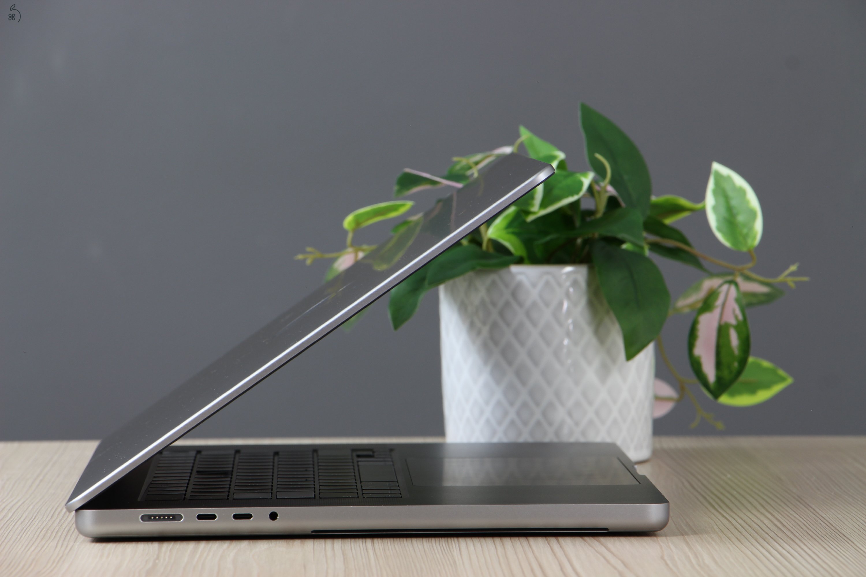 Apple MacBook Pro 16