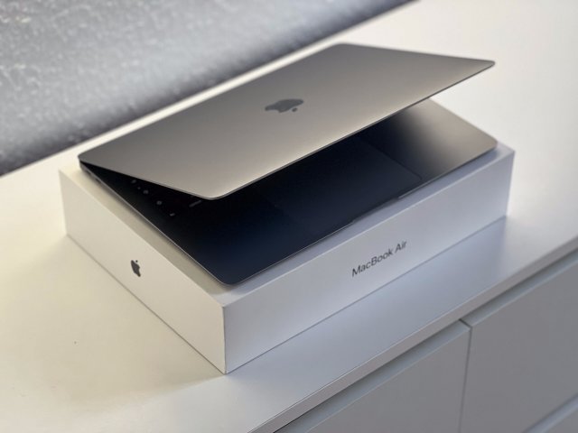 Hibátlan MacBook Air 2018 13 128GB 2 ÉV Garanciával Számlával