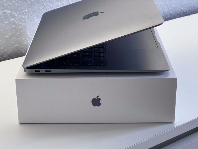 Hibátlan MacBook Air 2018 13 128GB 2 ÉV Garanciával Számlával