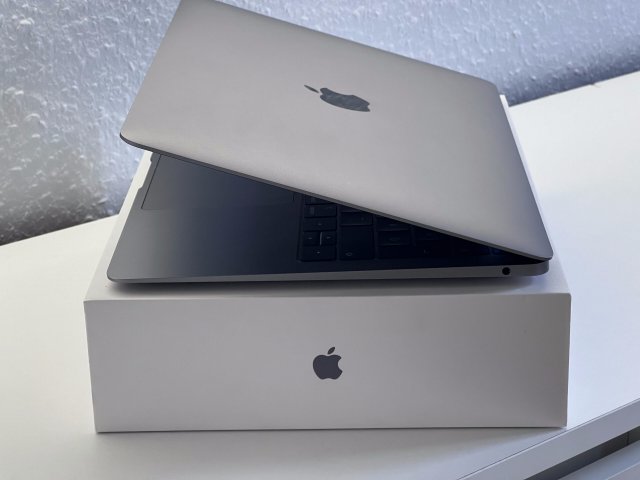 Hibátlan MacBook Air 2018 13 128GB 2 ÉV Garanciával Számlával