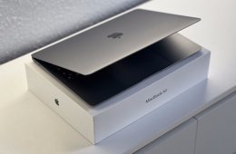 MacBook Air 2020 13 M1 256GB 2 ÉV Garanciával Számlával