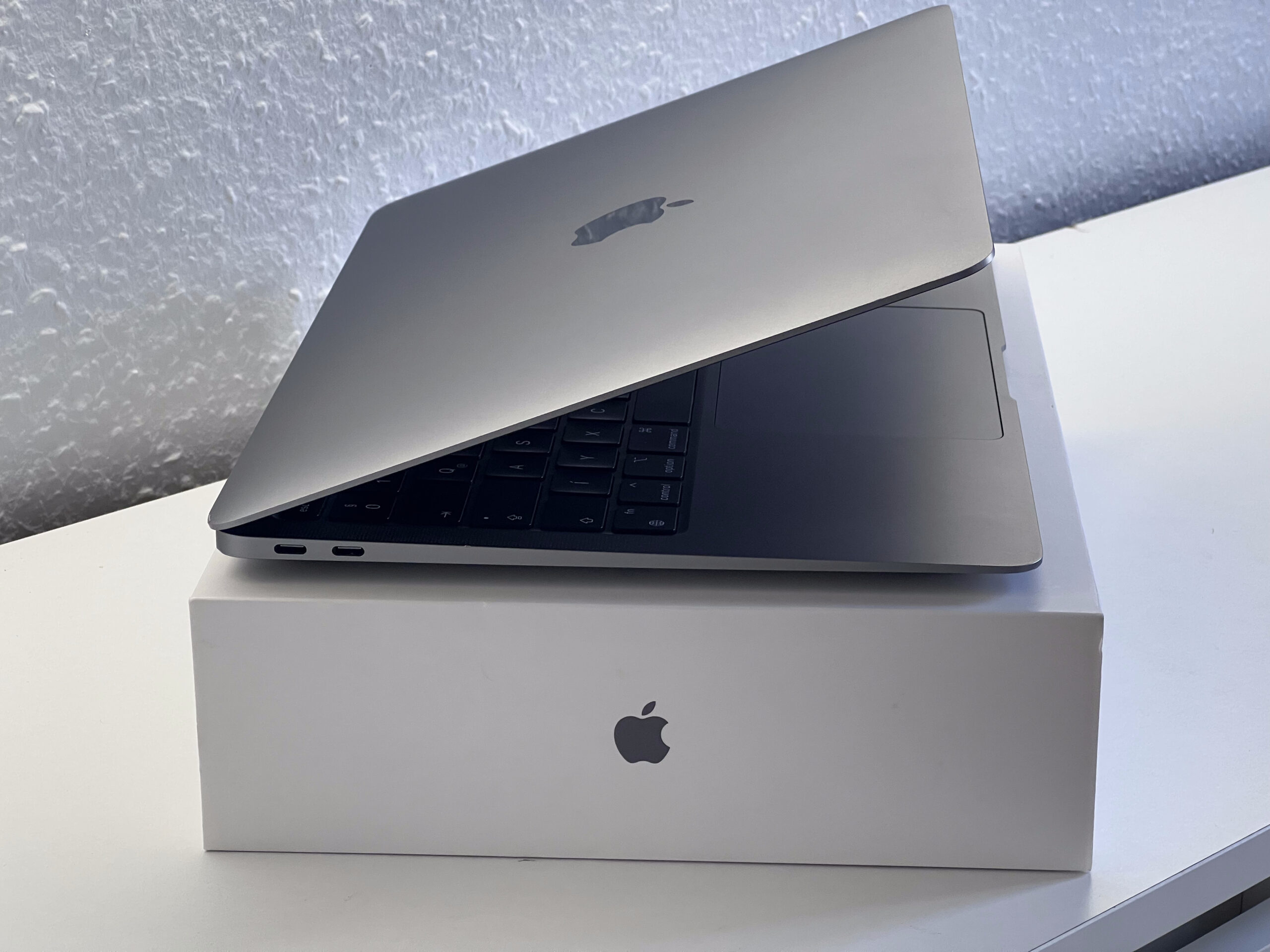 MacBook Air 2020 13 M1 256GB 2 ÉV Garanciával Számlával