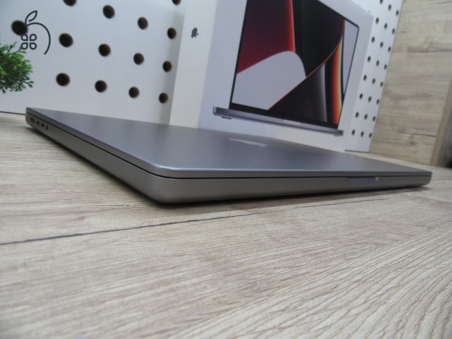 Apple Macbook 16 M1Pro - 2021 - Használt újszerű - 500 Gb SSD