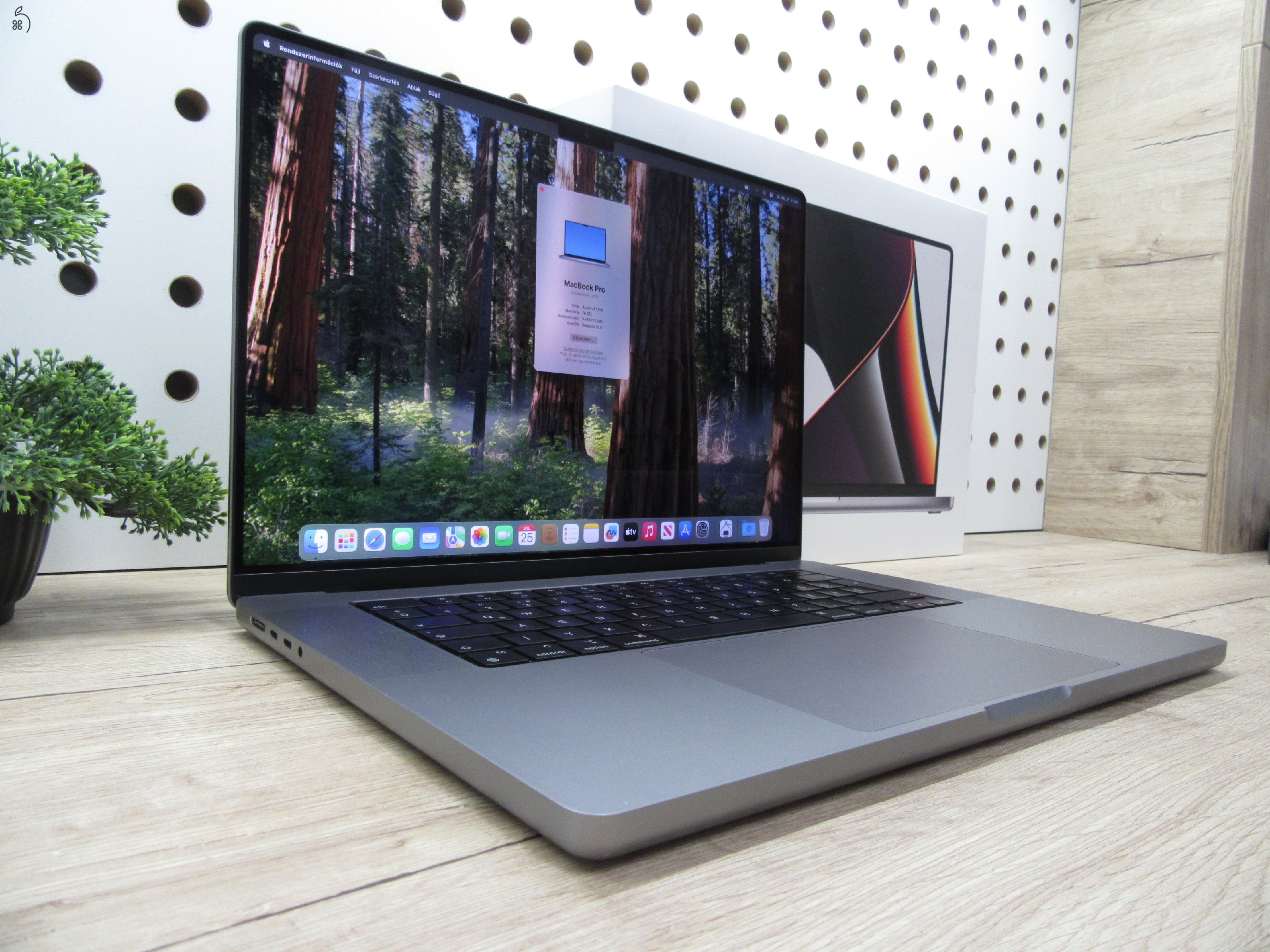 Apple Macbook 16 M1Pro - 2021 - Használt újszerű - 500 Gb SSD