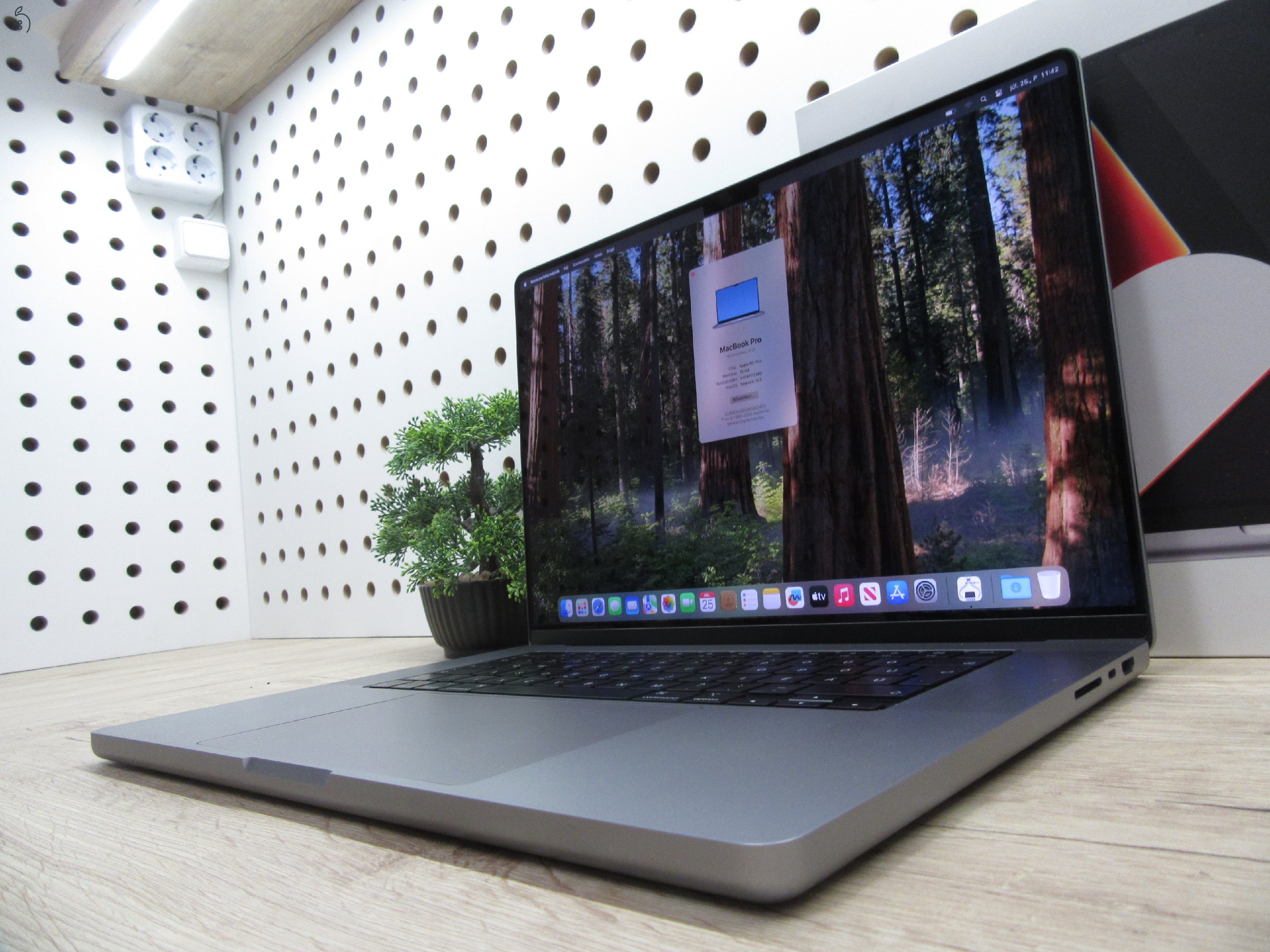 Apple Macbook 16 M1Pro - 2021 - Használt újszerű - 500 Gb SSD