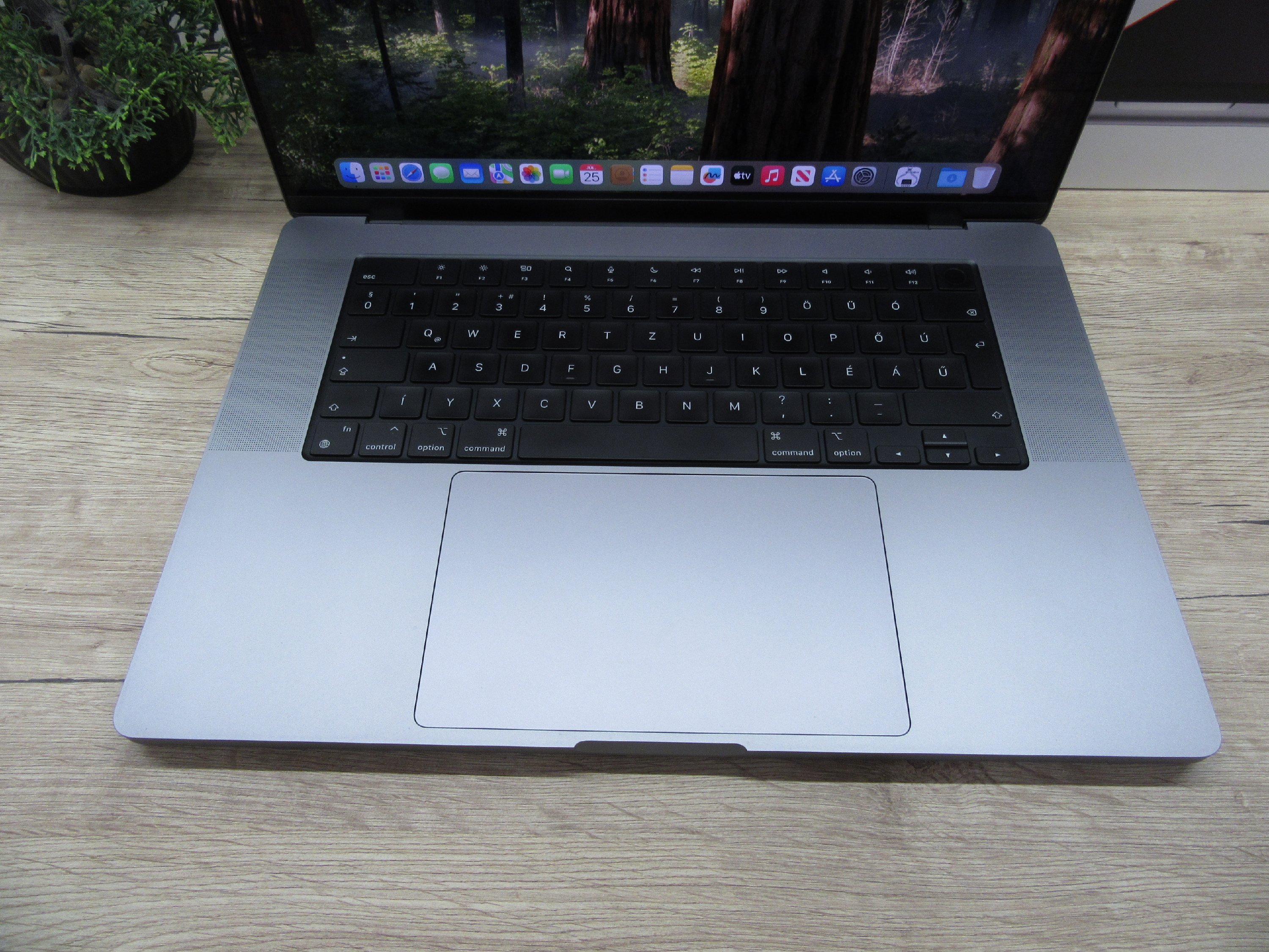 Apple Macbook 16 M1Pro - 2021 - Használt újszerű - 500 Gb SSD