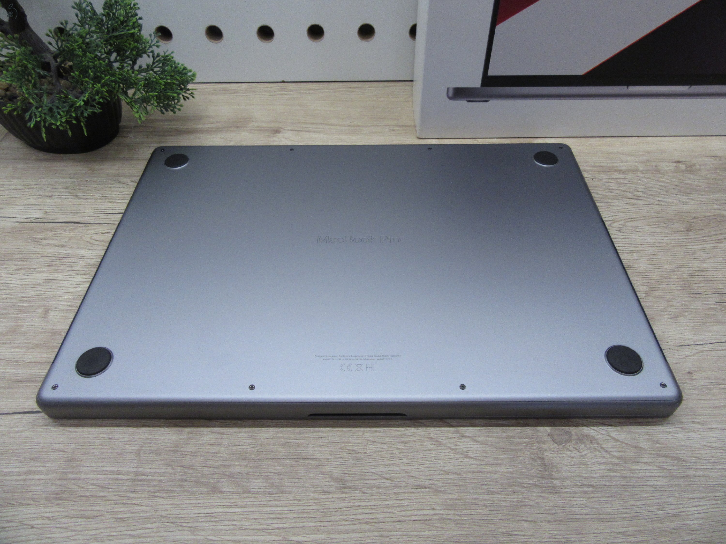 Apple Macbook 16 M1Pro - 2021 - Használt újszerű - 500 Gb SSD