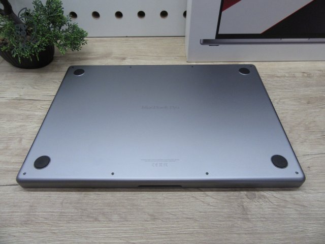 Apple Macbook 16 M1Pro - 2021 - Használt újszerű - 500 Gb SSD