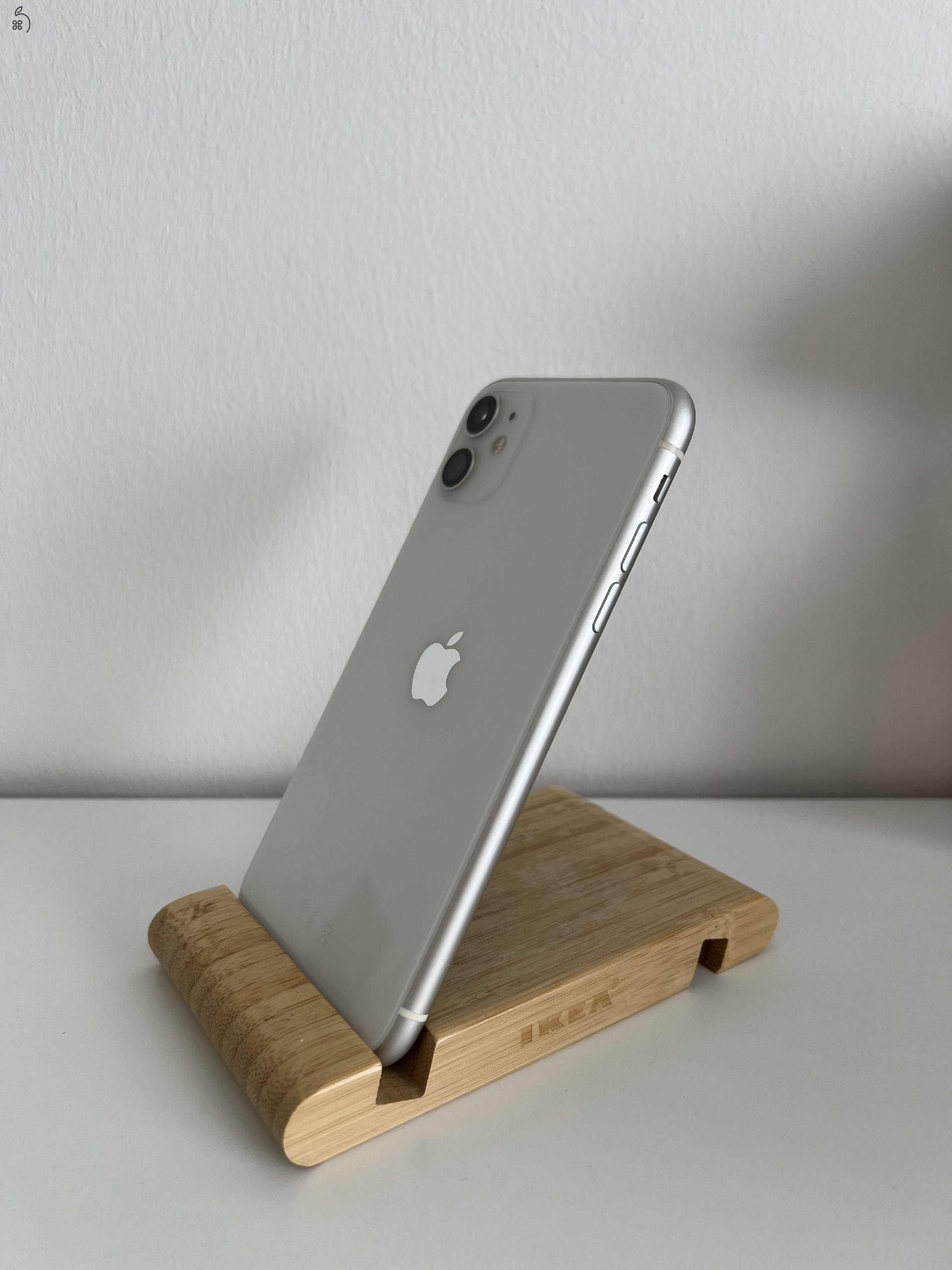 iPhone 11 - 64 GB - FEHÉR - 84% AKKSI - FÜGGETLEN