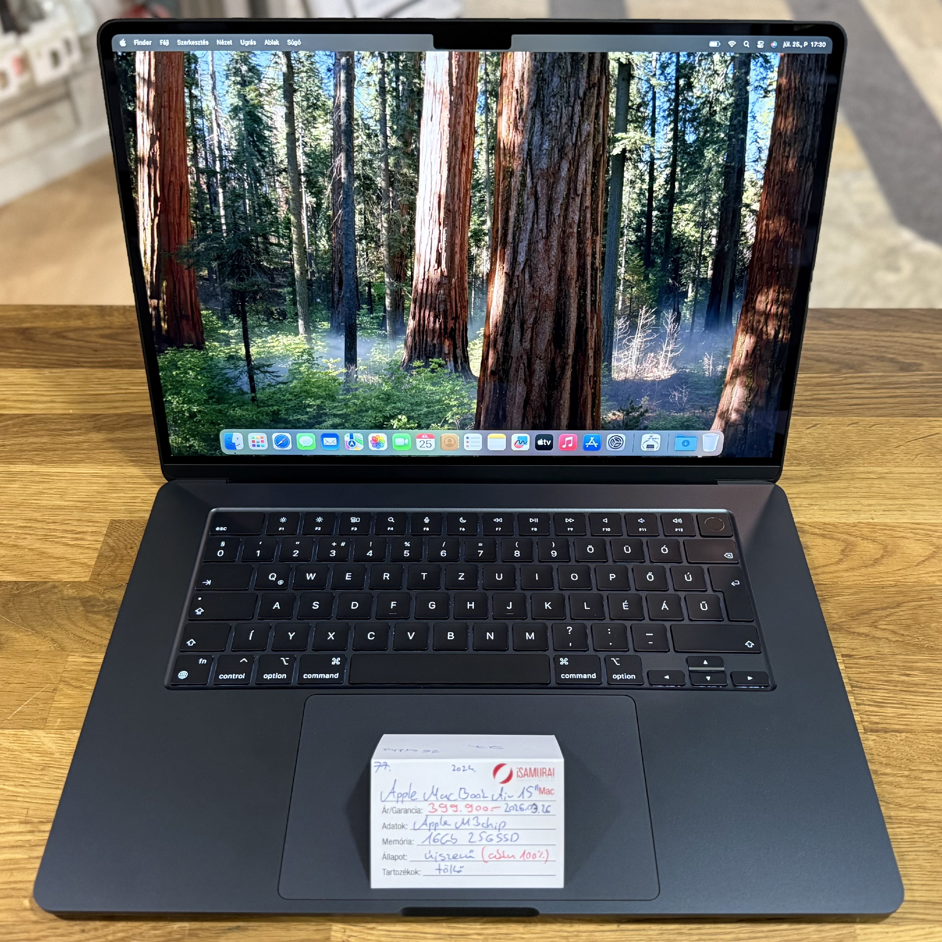 77. Apple MacBook Air 15