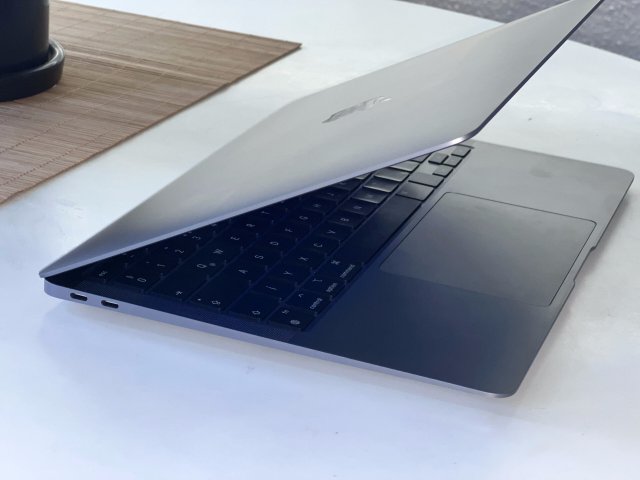Hibátlan MacBook Air 2020 13 512GB 2 ÉV Garanciával Számlával Aksi 100%