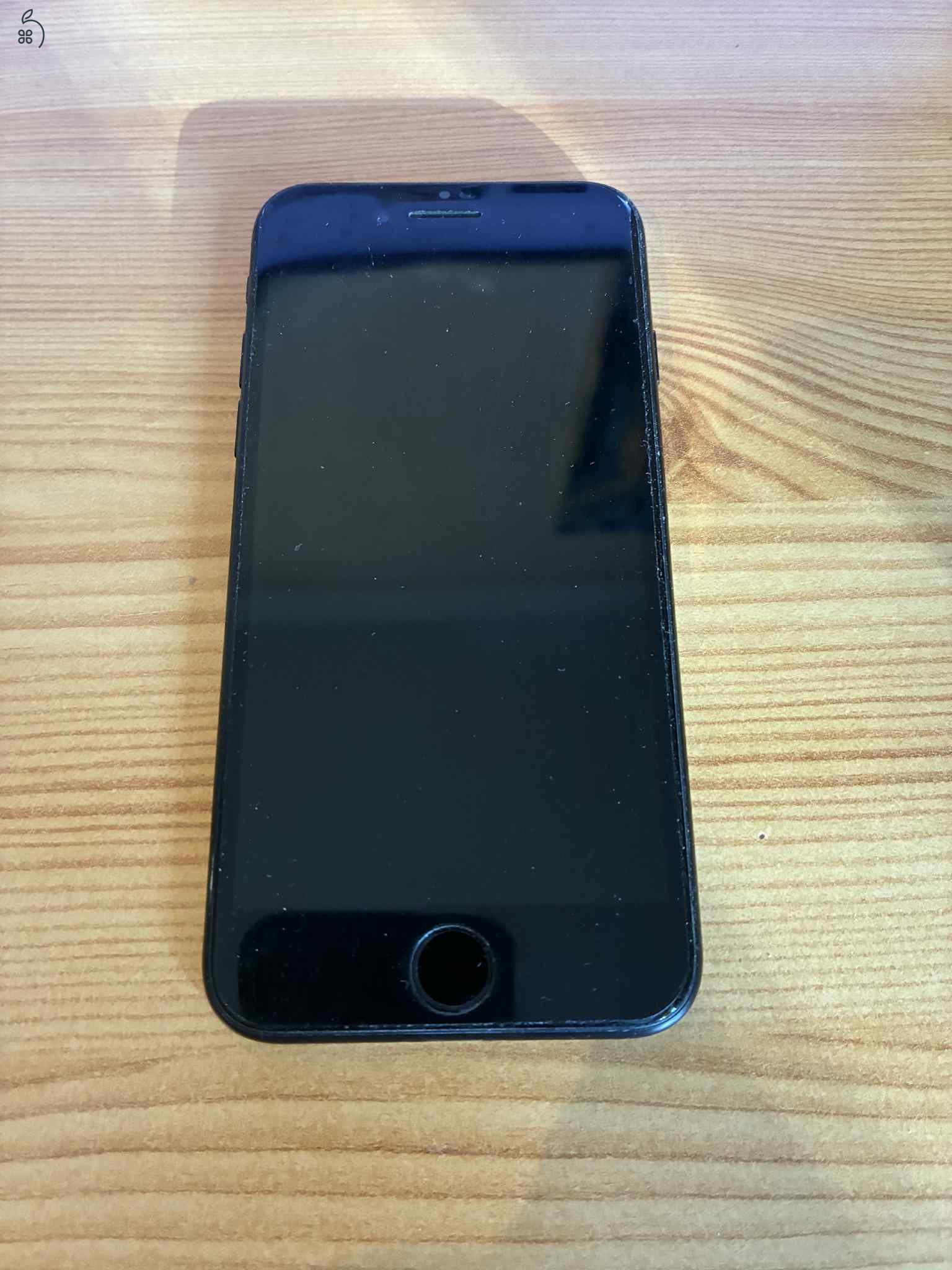 Iphone 2020 SE 64 GB (Fülhallgató + 3 tok benne van az árban!)