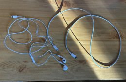 Iphone 2020 SE 64 GB (Fülhallgató + 3 tok benne van az árban!)