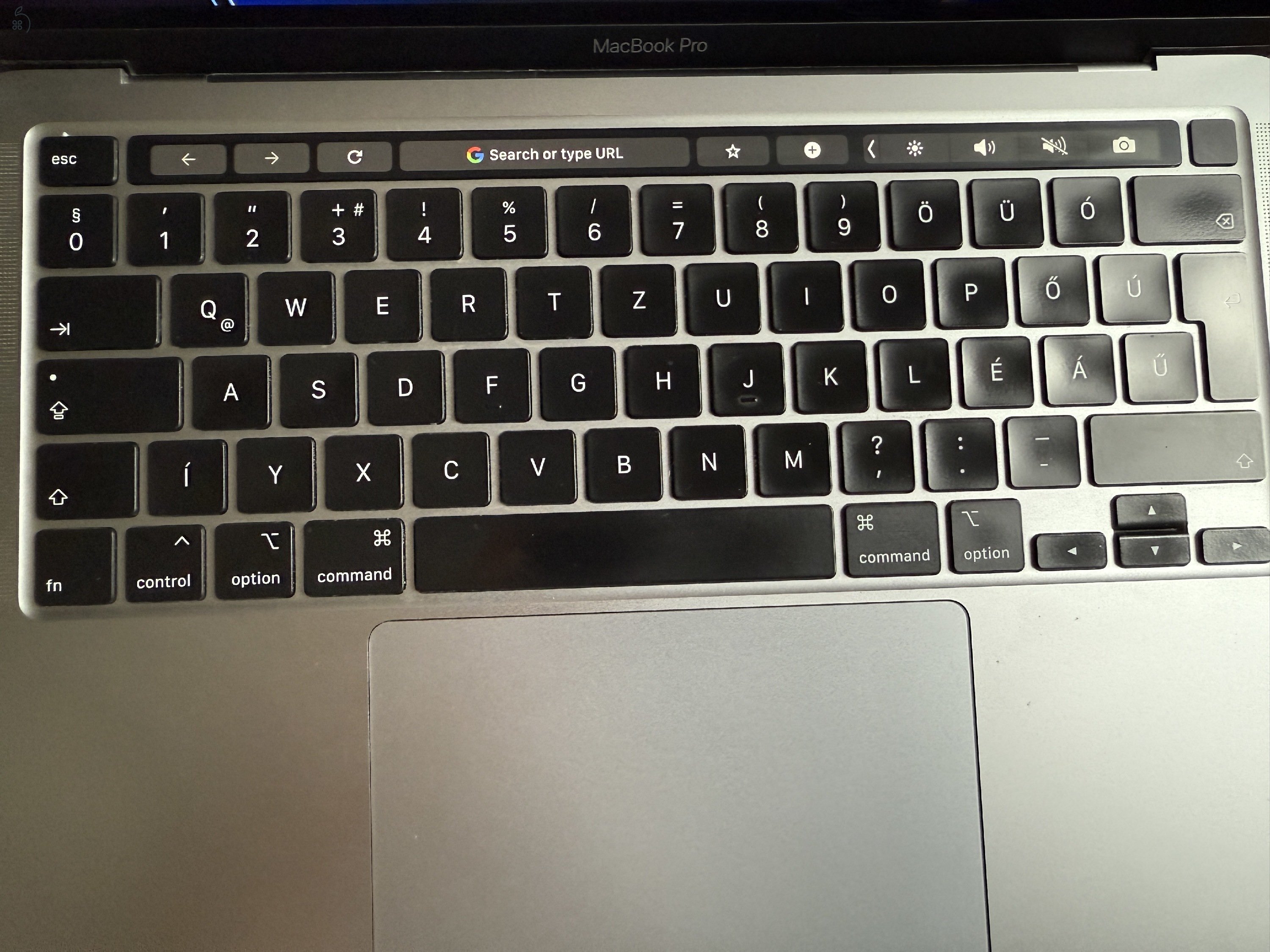 MacBook Pro (A2289) 2020, 512 GB‑os SSD (Új akksival)