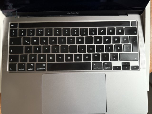 MacBook Pro (A2289) 2020, 512 GB‑os SSD (Új akksival)