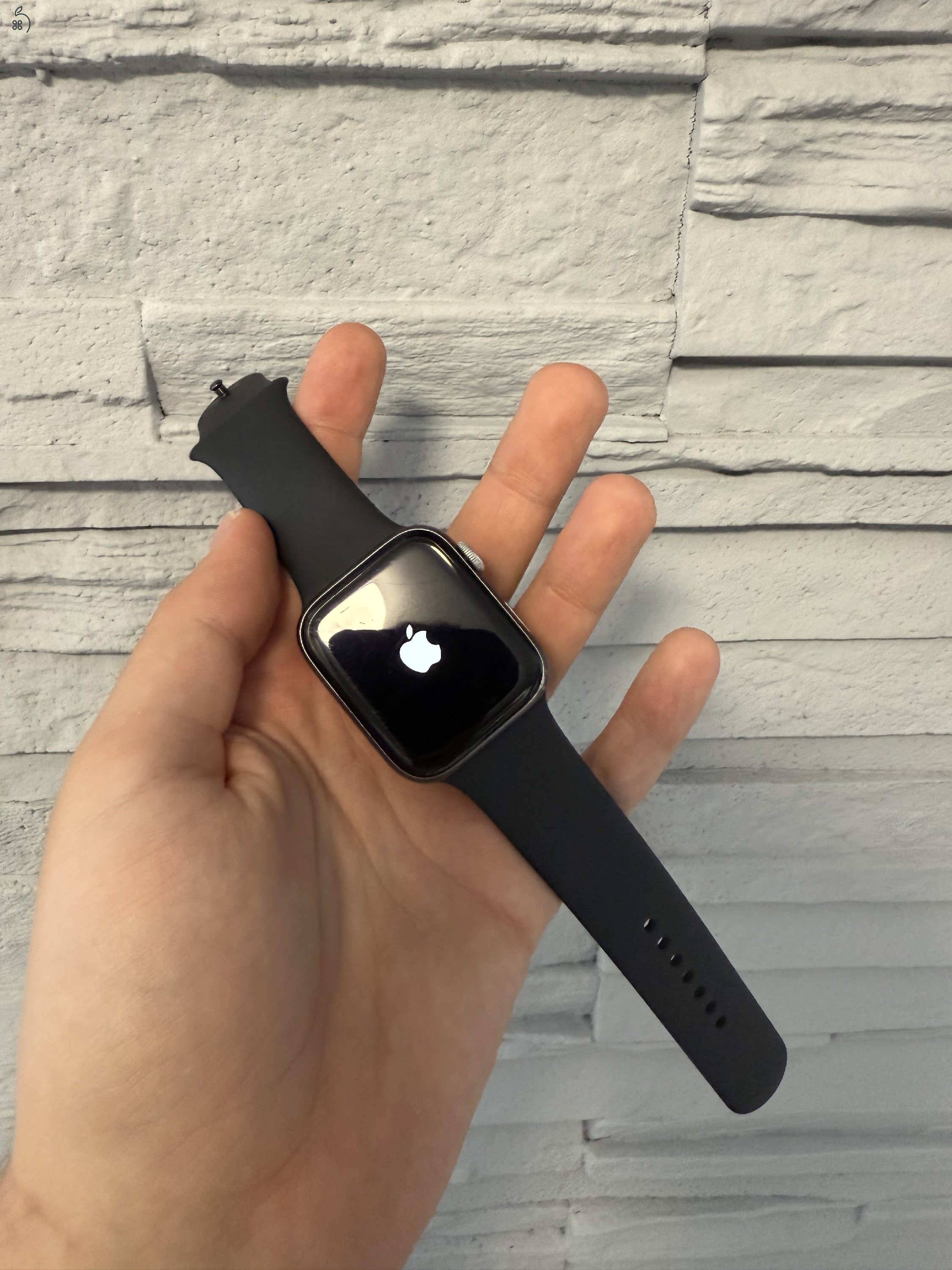 Eladó Apple watch series 4