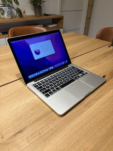 Retina Macbook Pro 13 (i7)  2015 Early - Használt, szép állapot- 512GB SSD, 16GB RAM