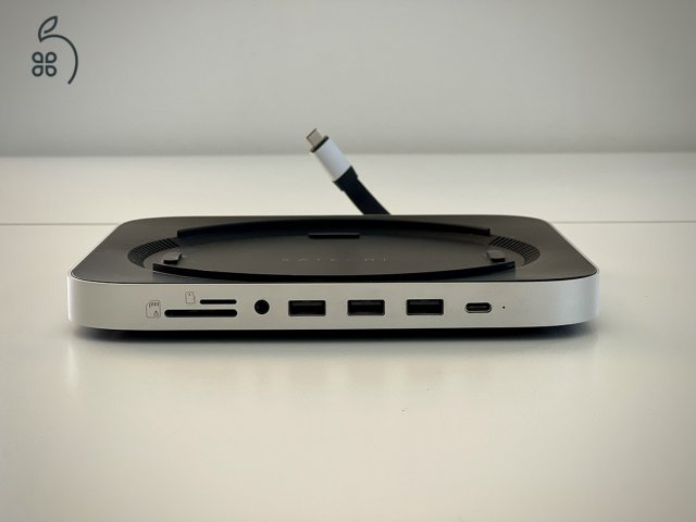 Mac Mini M1 + Satechi Stand & Hub
