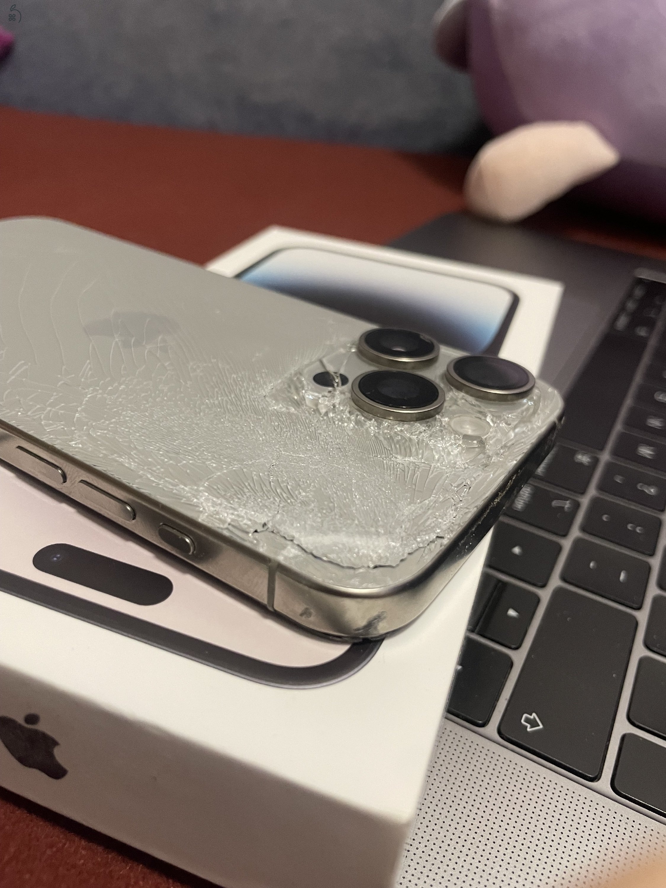 Hibás!! Iphone 15 Pro Max.