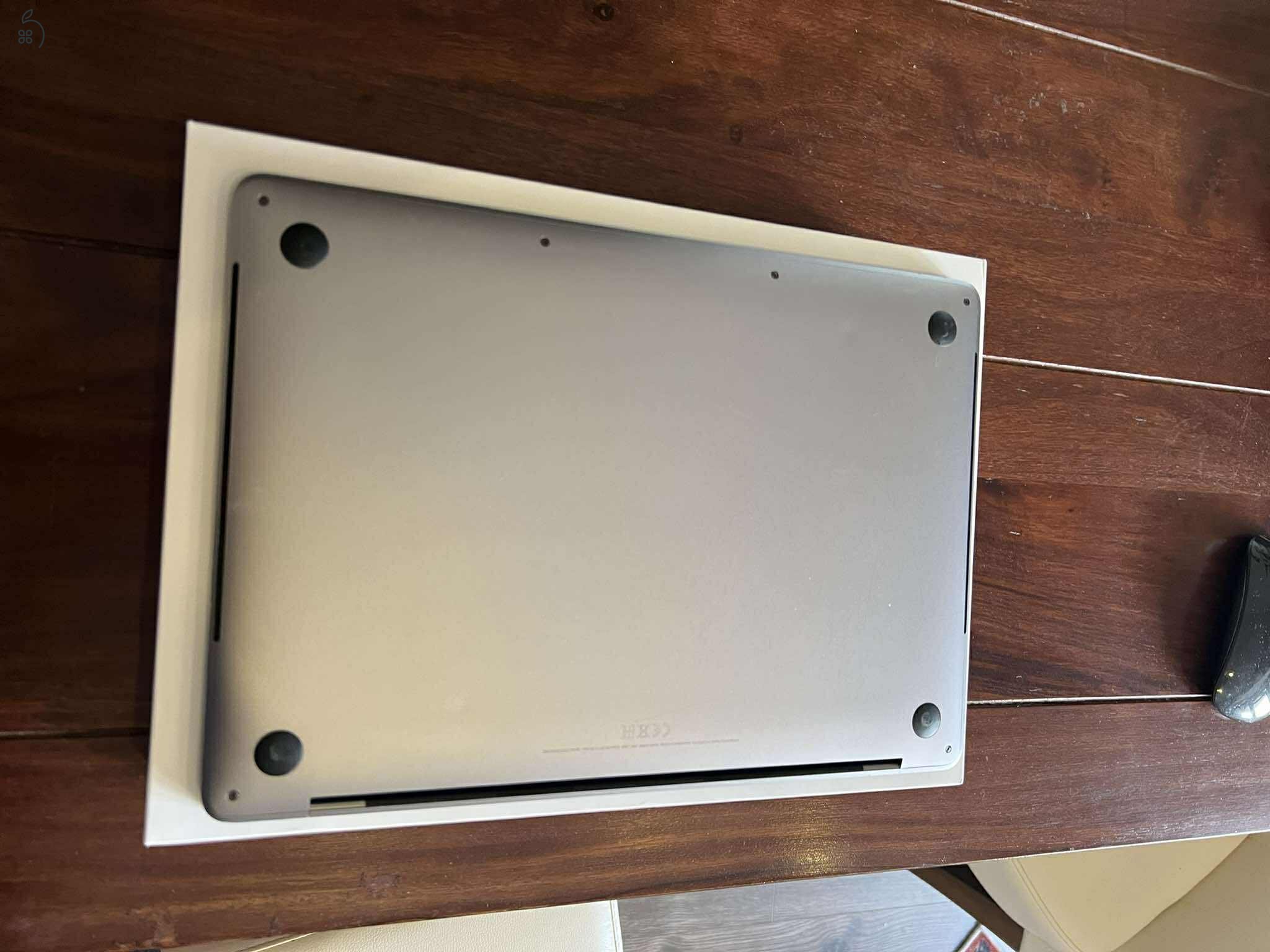 Macbook Pro 13' Touchbar 2,4 GHz i5 8GB