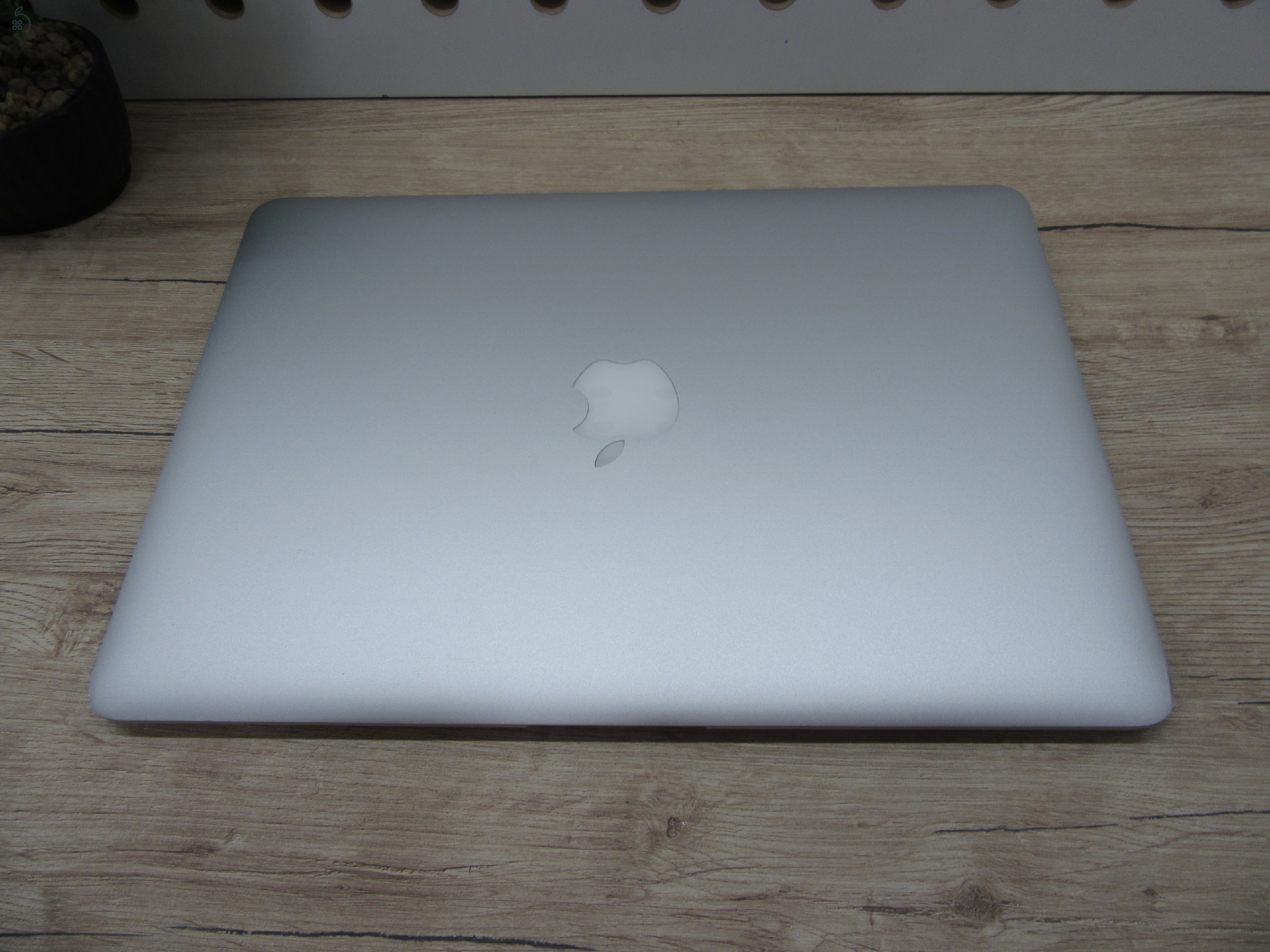 Apple Macbook Air 13 - 2015 - Használt, szép állapot - 44 töltési cikus